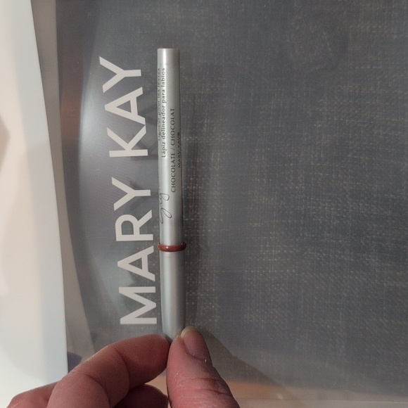 BUNDLE Mary Kay Lip Liners *3/$30* Plum, Raspberry,Burgundy,Chocolate available - Picture 7 of 8